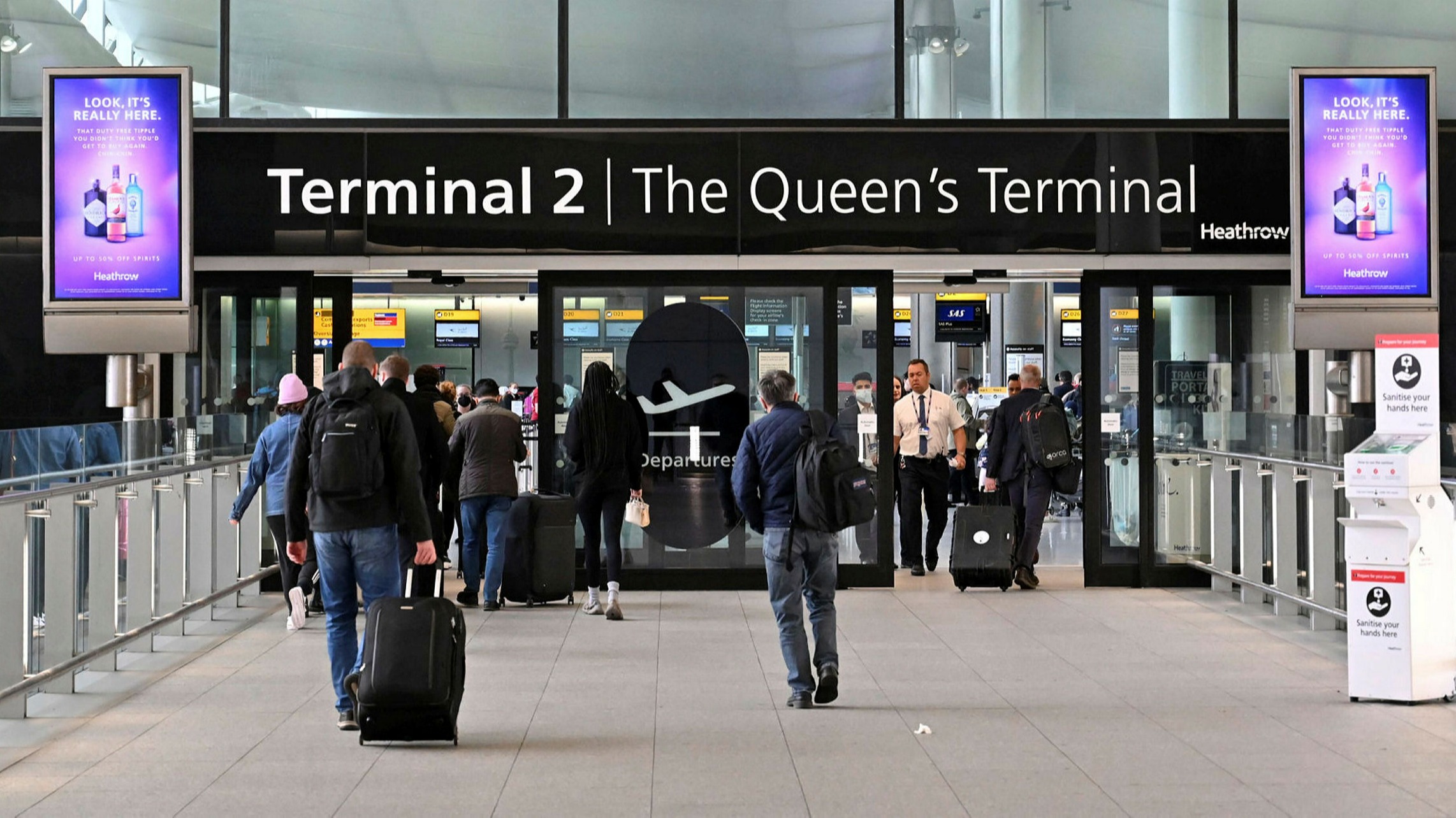 Why You Should Hire Heathrow Airport transfer Service