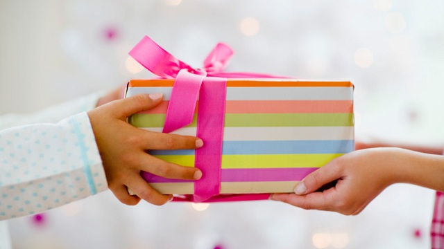 Corporate Gifting Trends for 2023: What’s In and What’s Out